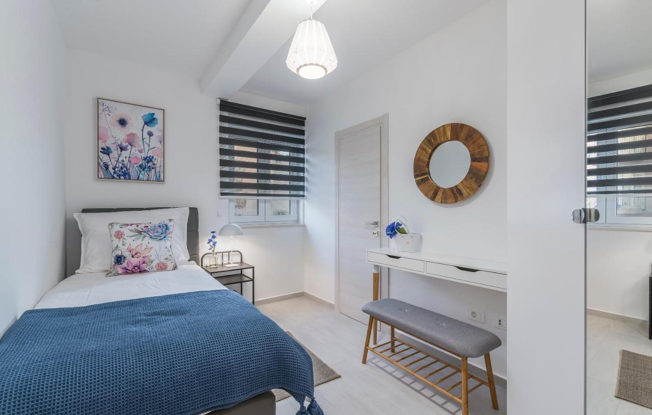 Apart Residence-Galant روفينج المظهر الخارجي الصورة